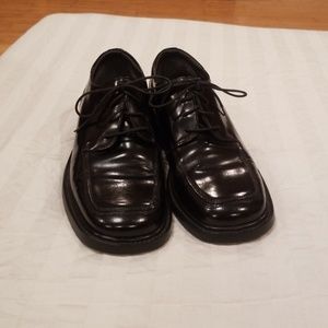 Dress shoes